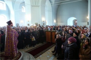 Божественная литургия в храме в честь Покрова Пресвятой Богородицы г.Петровска