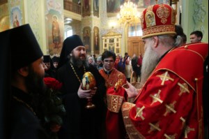 Пасхальная вечерня в храме Покрова Пресвятой Богородицы г.Саратова