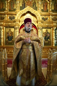 Митрополит Лонгин и Епископ Пахомий совершили Божественную литургию в Троицком соборе и молебен перед главной святыней Саратовской земли — образом Спаса Нерукотворного