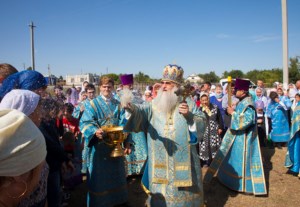 Божественная литургия в храме в честь Успения Пресвятой Богородицы п. Возрождение Хвалынского района