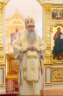 Божественная литургия в храме святых Царственных страстотерпцев п. Дубки Саратовского района