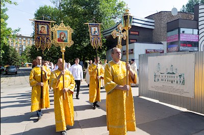 Божественная литургия в храме во имя святителя Митрофана, епископа Воронежского, г.Саратова