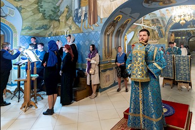 Утреня с чтением акафиста в Свято-Троицком кафедральном соборе г. Саратова