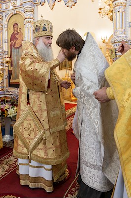 Божественная литургия в храме во имя святых первоверховных апостолов Петра и Павла г. Аткарска