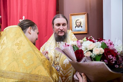 Божественная литургия в храме в честь Нерукотворного Образа Спасителя г .Саратова
