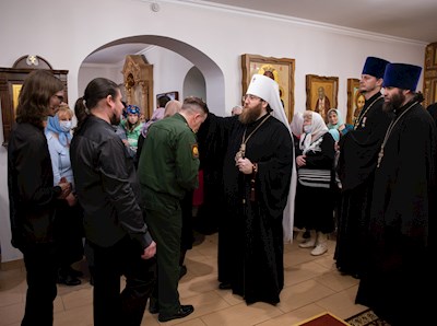 Митрополит Игнатий совершил всенощное бдение в храме в честь иконы Божией Матери «Скоропослушница» г. Шиханы Вольского района