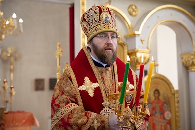 Митрополит Игнатий совершил Божественную литургию пасхальным чином в храме святого пророка Илии п. Сенной Вольского района