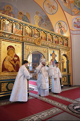 Митрополит Игнатий совершил Божественную литургию и панихиду в Свято-Никольском мужском монастыре г.Саратова