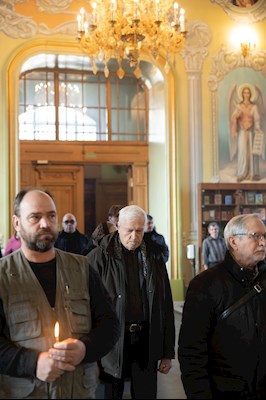 Митрополит Игнатий совершил отпевание клирика саратовского храма в честь иконы Божией Матери «Утоли моя печали» диакона Андрея Николаевцева