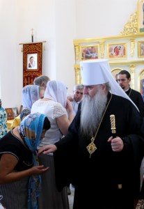 Божественная литургия в храме во имя святителей Василия Великого, Григория Богослова, Иоанна Златоуста г. Саратова