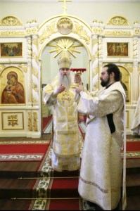 Божественная литургия на Архиерейском подворье — храме во имя преподобного Серафима Саровского г.Саратова
