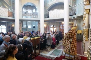 Божественная литургия в храме во имя Всех Святых, в земле Российской просиявших г. Саратова