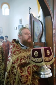 Божественная литургия в храме в честь Воздвижения Честнаго и Животворящего Креста Господня на территории Вольского военного института материального обеспечения