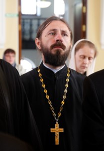 Божественная литургия на Архиерейском подворье — храме во имя святого апостола и евангелиста Иоанна Богослова при Саратовской православной духовной семинарии