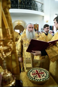 Божественная литургия в храме во имя святых первоверховных апостолов Петра и Павла г.Аткарска