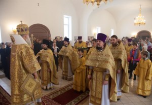 Божественная литургия в храме во имя святителя Николая Японского г. Саратова