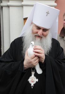 Божественная литургия и крещение оглашенных в Свято-Троицком кафедральном соборе Саратова