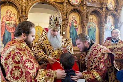 Божественная литургия в храме во имя святых бессребреников и чудотворцев Космы и Дамиана г. Саратова