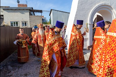 Божественная литургия в храме Воскресения Христова г. Саратова