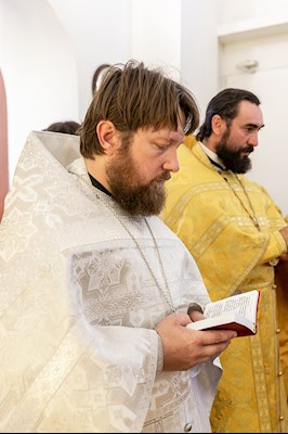 Божественная литургия в храме во имя святых первоверховных апостолов Петра и Павла г. Аткарска