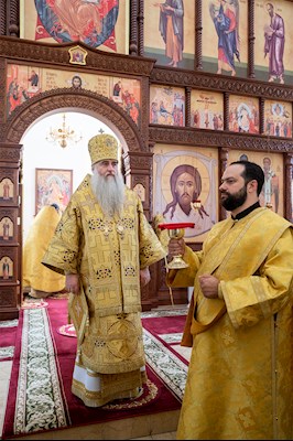 Божественная литургия в храме в честь Нерукотворного Образа Спасителя г .Саратова