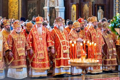 Митрополит Игнатий принял участие в Божественной литургии в Храме Христа Спасителя