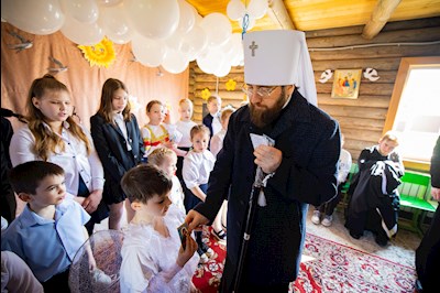 Митрополит Саратовский и Вольский Игнатий совершил Божественную литургию в храме Преображения Господня п. Соколовый