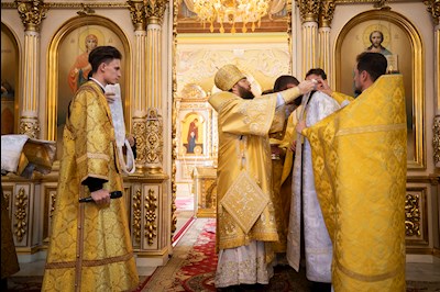 Митрополит Игнатий совершил Божественную литургию в Покровском соборе г. Саратова