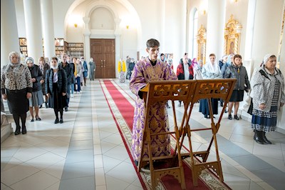 Митрополит Игнатий совершил всенощное бдение с чином воздвижения Креста в кафедральном соборе Живоначальной Троицы г. Вольска