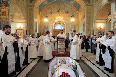 Митрополит Игнатий совершил отпевание клирика саратовского храма в честь иконы Божией Матери «Утоли моя печали» диакона Андрея Николаевцева
