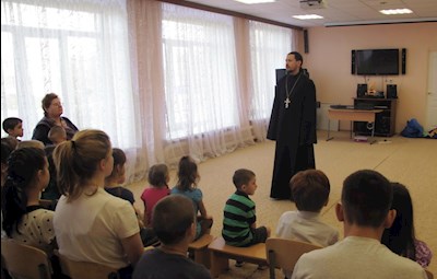 Воспитанники воскресной школы посетили сверстников в реабилитационном центре