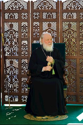 Митрополит Игнатий принял участие во всенощном бдении в Свято-Троицкой Сергиевой Лавре