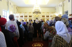 Божественная литургия на Архиерейском подворье — храме во имя преподобного Серафима Саровского г. Саратова