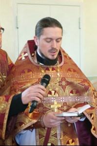 В Великий Четверг Митрополит Лонгин совершил Литургию Василия Великого и Чин умовения ног