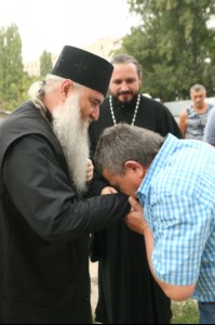 Божественная литургия в храме во имя святителя Тихона, епископа Воронежского, Задонского чудотворца г. Саратова