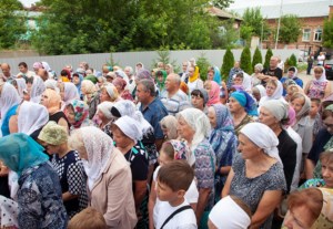 Божественная литургия в храме святых первоверховных апостолов Петра и Павла г. Красноармейска