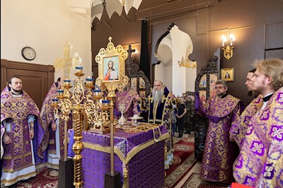 Божественная литургия в храме в честь иконы Божией Матери «Всех скорбящих Радость» г. Саратова