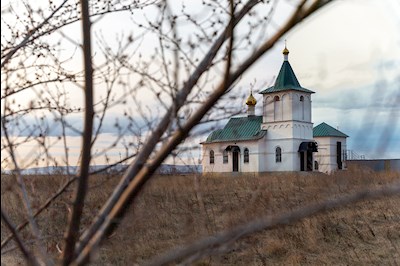 Божественная литургия в храме во имя святого праведного Лазаря Четверодневного на Новоелшанском кладбище г. Саратова