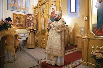 Митрополит Игнатий совершил Великое освящение храма святителя и Чудотворца Николая села Долгий Буерак Гагаринского района г. Саратова и Божественную литургию в новоосвященном храме