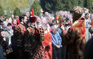 Божественная литургия в храме в честь Покрова Пресвятой Богородицы