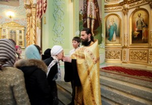 Божественная литургия в храме в честь Покрова Пресвятой Богородицы г. Саратова