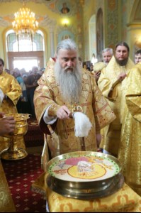 Божественная литургия и молебен у мощей святого равноапостольного князя Владимира в Покровском храме г.Саратова