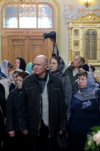 Вечерня в соединении с Литургией Василия Великого и Чин умовения ног в храме в честь Покрова Пресвятой Богородицы г.Саратова