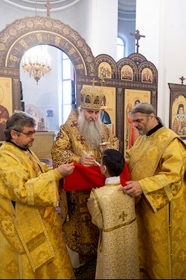 Божественная литургия в храме во имя первоверховных апостолов Петра и Павла г. Саратова
