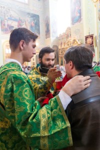 Божественная литургия в храме в честь Покрова Пресвятой Богородицы г. Саратова