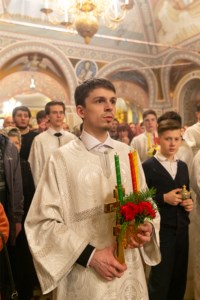Митрополит Лонгин совершил пасхальное богослужение