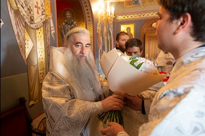 Божественная литургия в Свято-Троицком кафедральном соборе г. Саратова