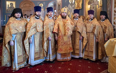 Митрополит Игнатий совершил Божественную литургию в Свято-Троицком кафедральном соборе г. Саратова