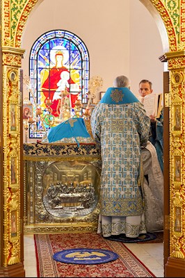 Божественная литургия на Архиерейском подворье – в храме в честь иконы Божией Матери «Утоли моя печали» г. Саратова