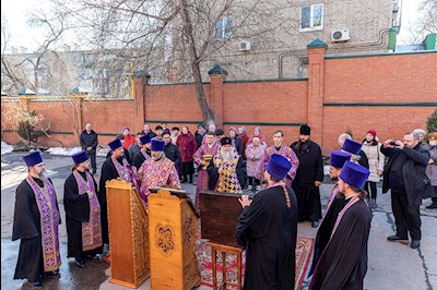 В Саратове и Покровске прошел автомобильный крестный ход со святынями Саратовской митрополии